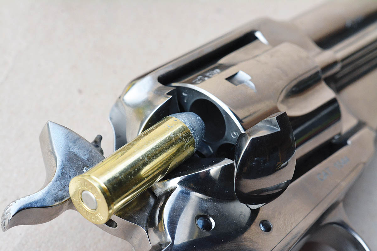 Chambers aligned properly with the loading trough.